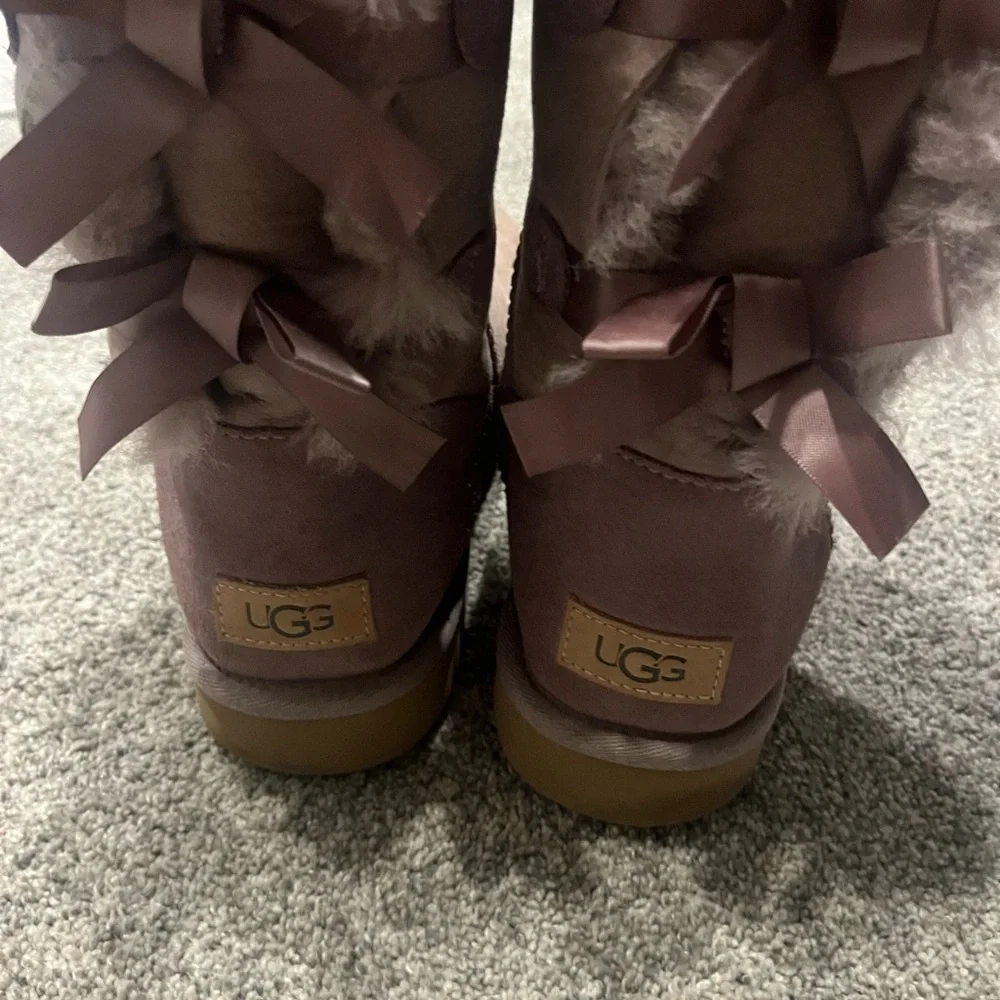 UGG Bailey Bow II Midi Shimmer Dusk shearling boots size women 9 GUC pink taupe